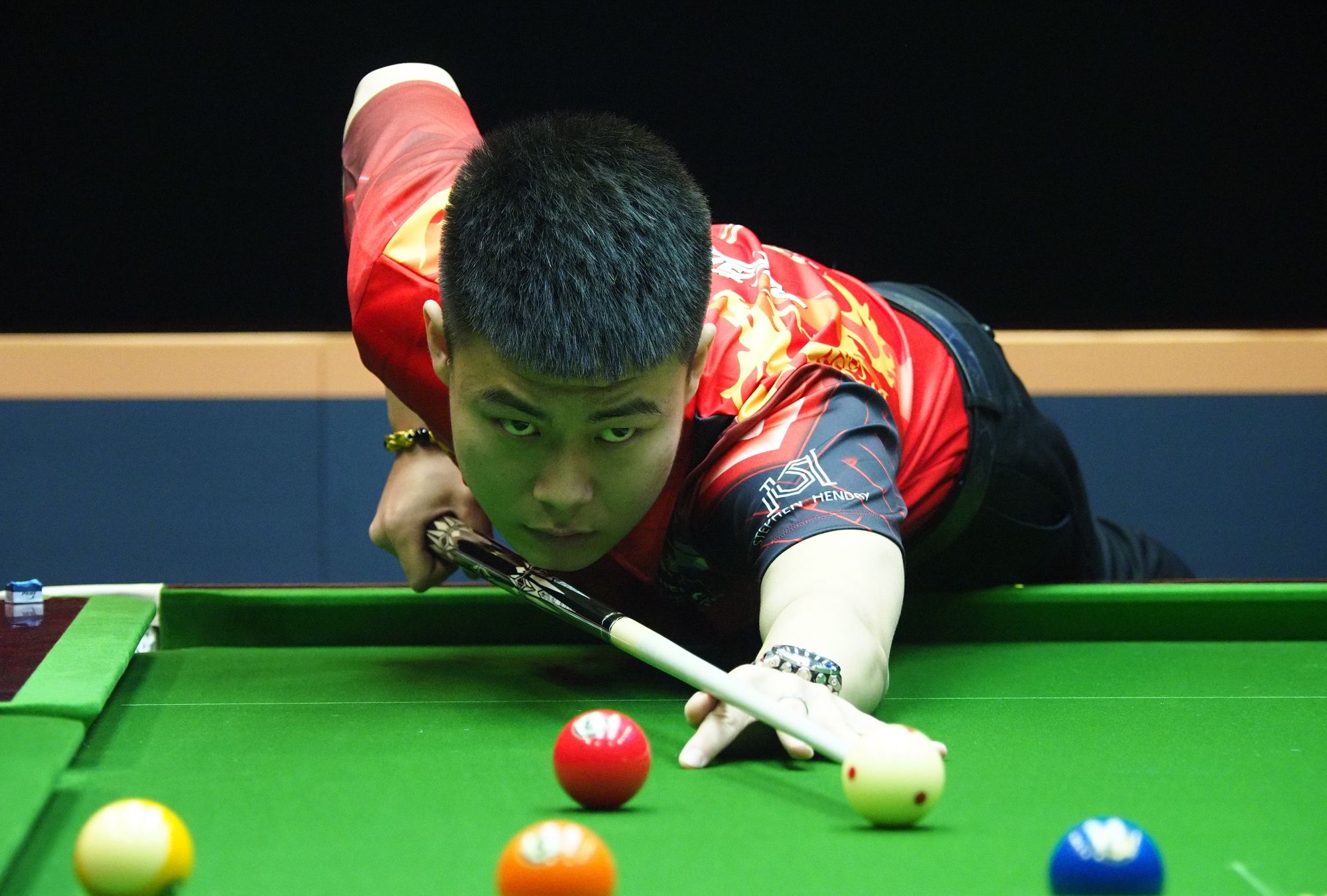 阿德杰凭借 阿德杰凭借